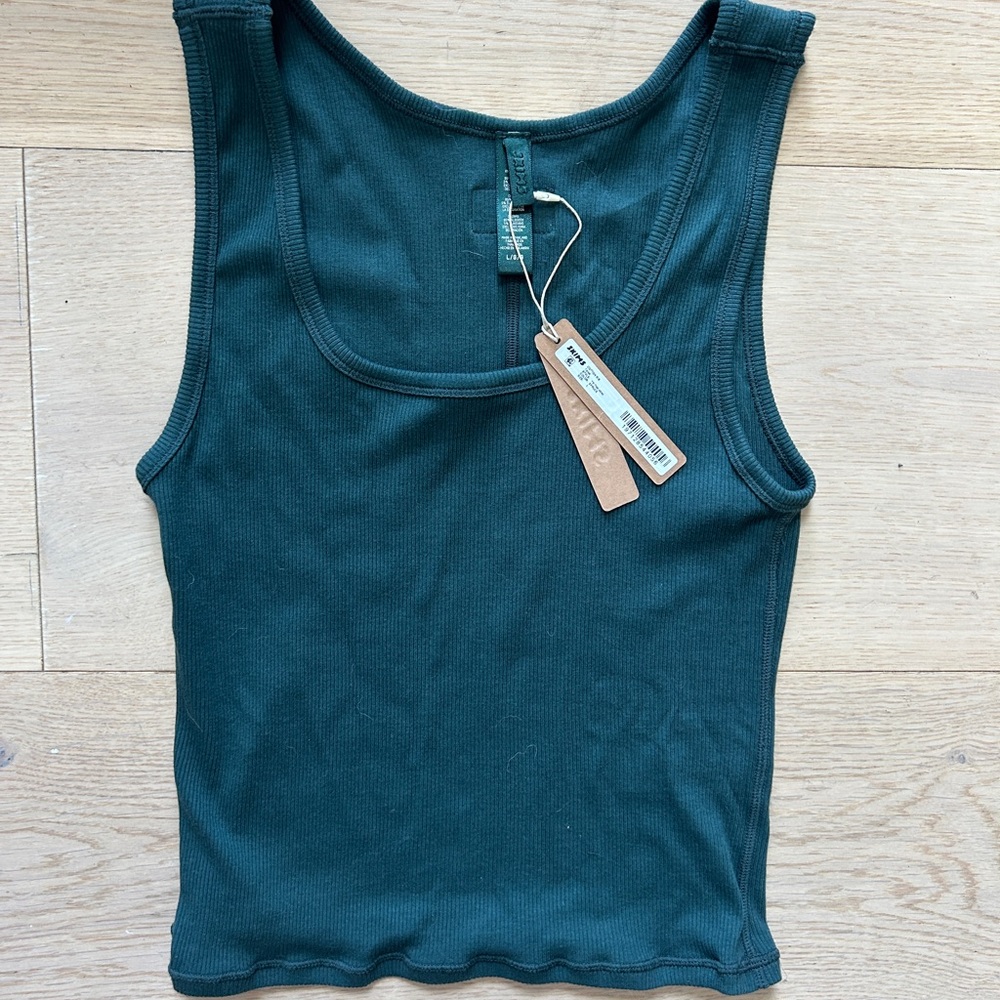 Skims ribbed cotton tank in Spruce